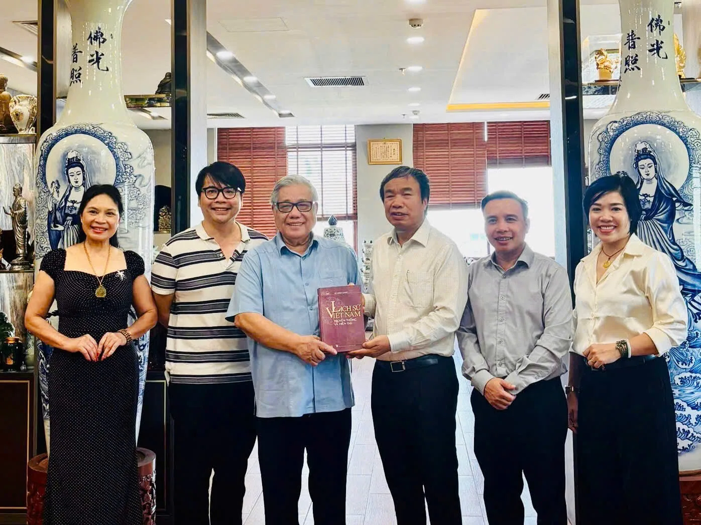GS.TSKH.NGND VŨ MINH GIANG CÔNG TÁC TẠI NINH BÌNH: GÓP PHẦN THÚC ĐẨY CÔNG TÁC BẢO TỒN DI SẢN VÀ KẾT NỐI CỘNG ĐỒNG