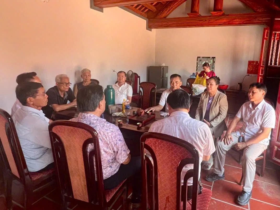 LÃNH ĐẠO HĐ DH VŨ – VÕ VIỆT NAM DÂNG HƯƠNG VÀ TRỒNG CÂY LƯU NIỆM TẠI PHÚ THỌ.