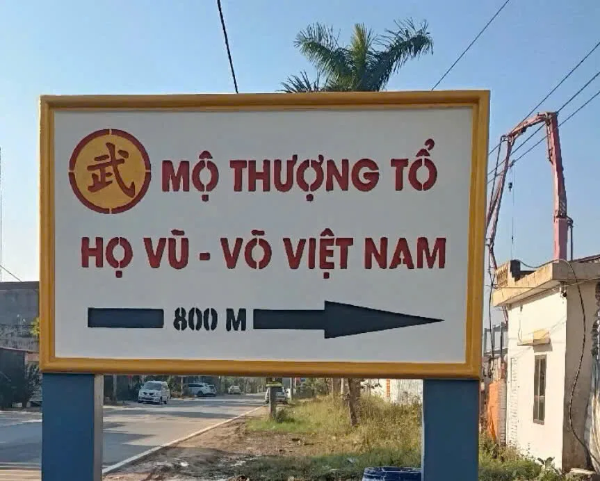 Báo cáo tổng hợp xây dựng công trình đường dẫn từ Quốc lộ 390  vào mộ tổ Đống Dờm