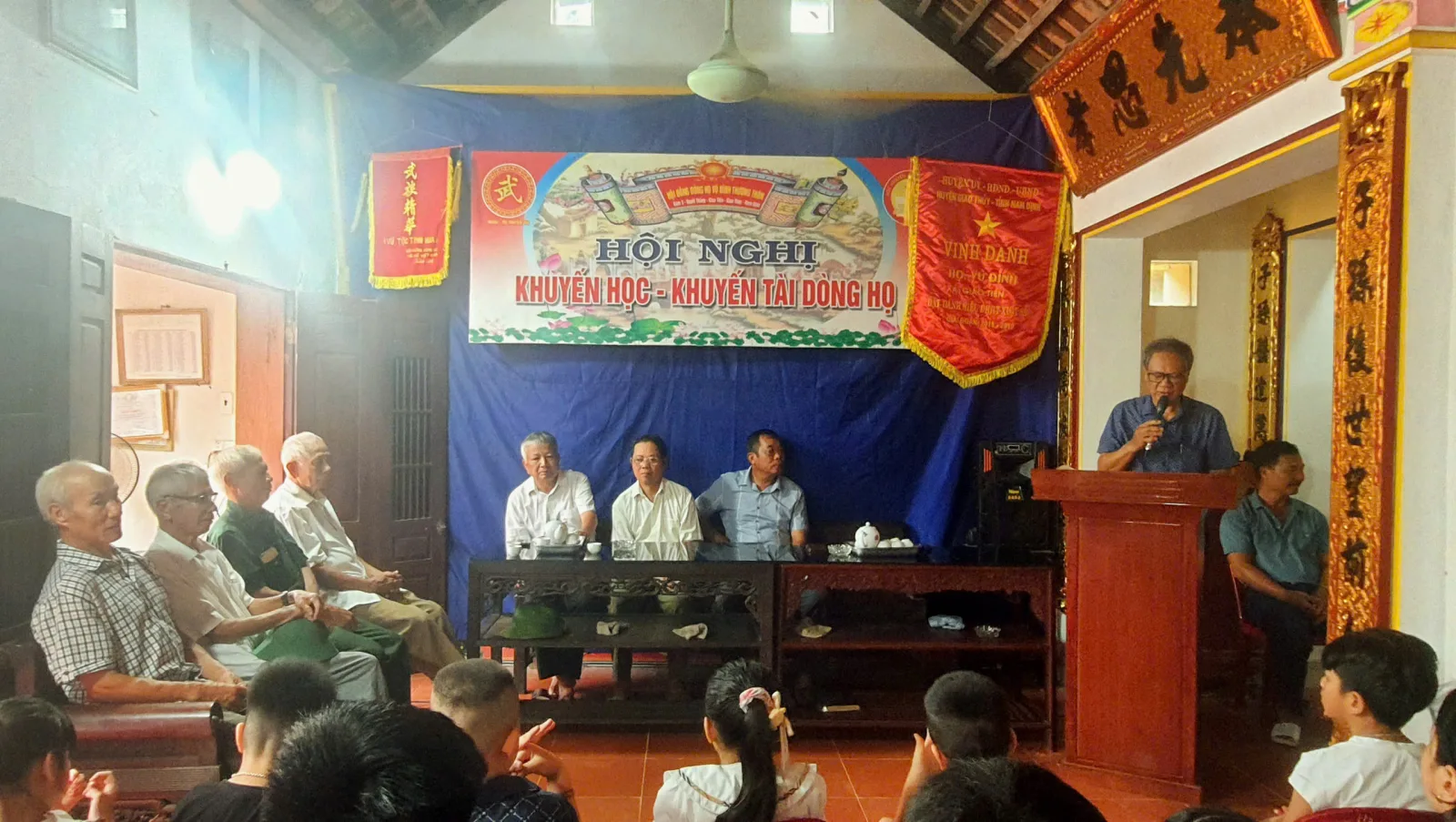 Dòng họ Vũ Đình Thượng tổ chức Hội nghị Khuyến học – Khuyến tài